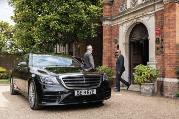 Our VIP Gateway to the City – London’s Finest Chauffeur Experience Our VIP Gateway to the City – London’s Finest Chauffeur Experience
