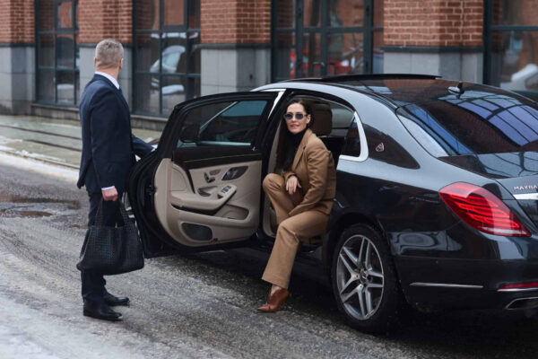 Chauffeur services Thousand Oaks, CA